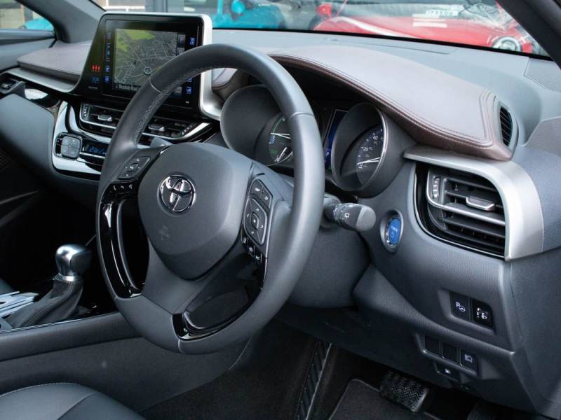 Toyota C HR   Registered:2019(69)