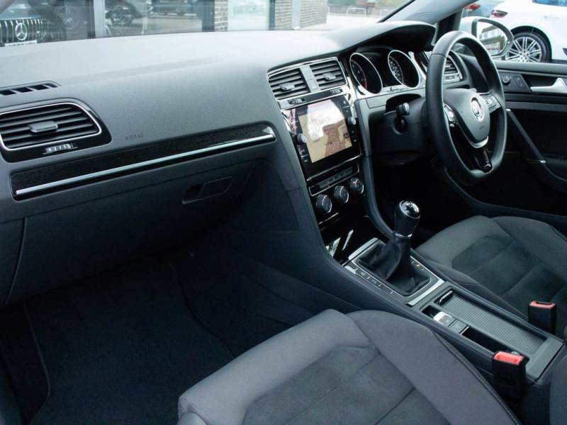 Volkswagen Golf   Registered:2017(67)