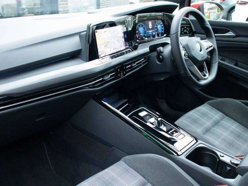 Volkswagen Golf   Registered:2022(72)