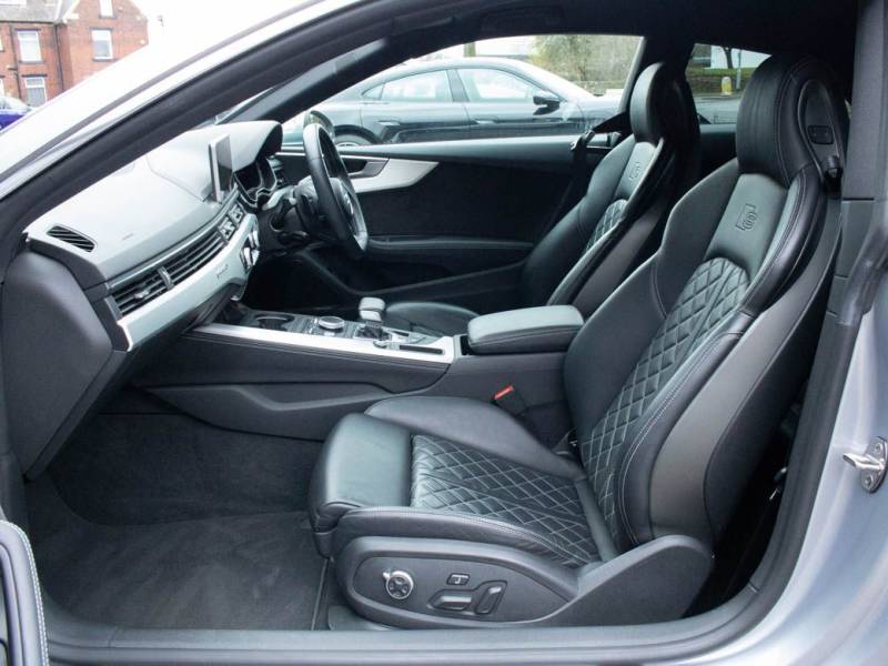 Audi S5   Registered:2017(17)