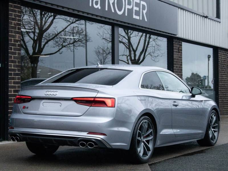 Audi S5   Registered:2017(17)