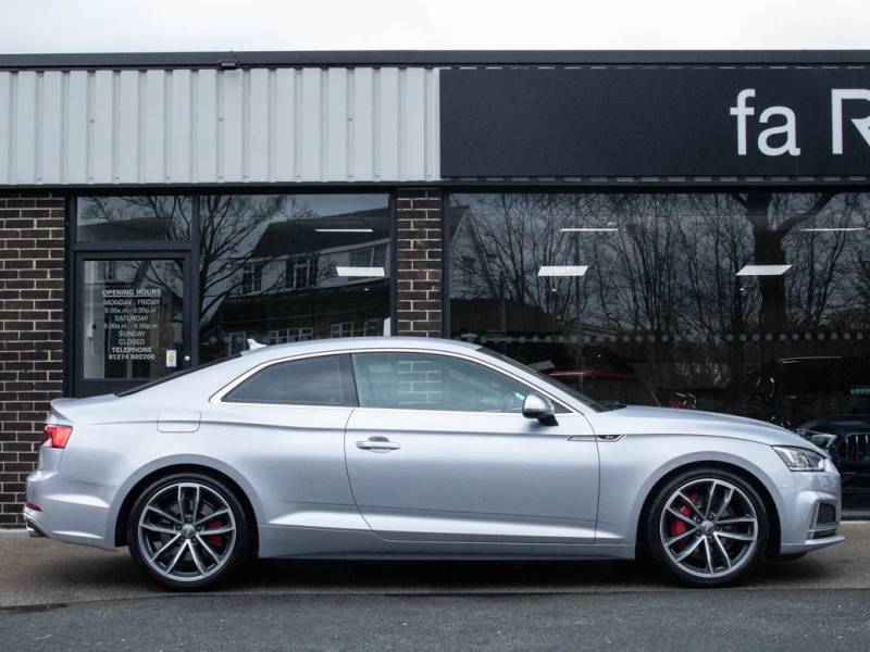 Audi S5   Registered:2017(17)