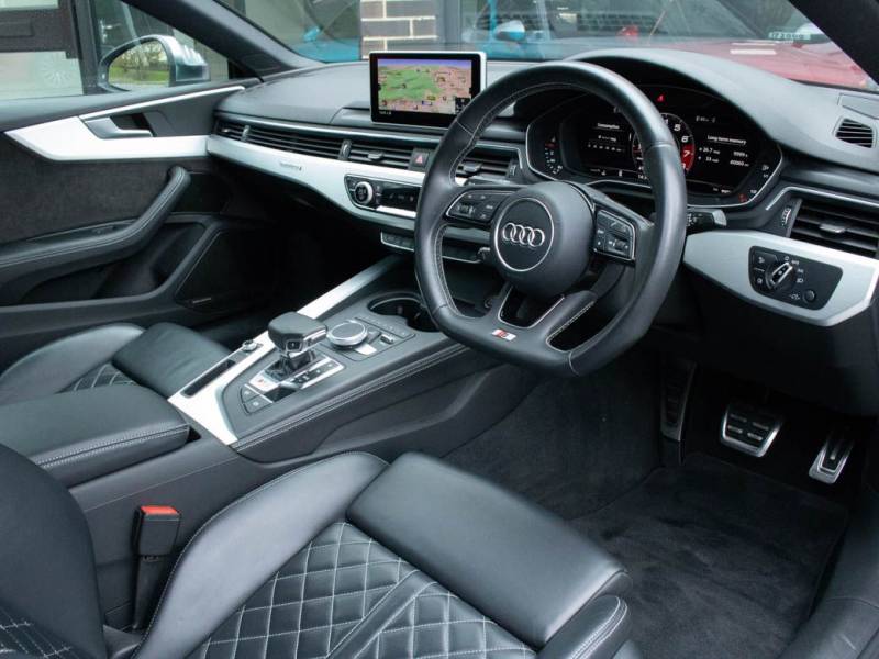 Audi S5   Registered:2017(17)