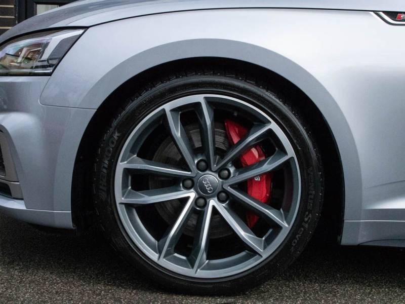 Audi S5   Registered:2017(17)