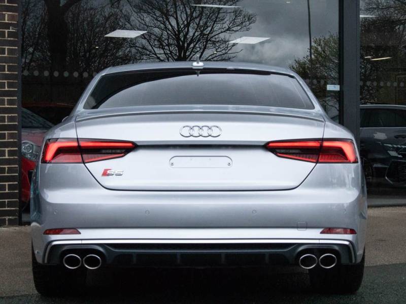 Audi S5   Registered:2017(17)