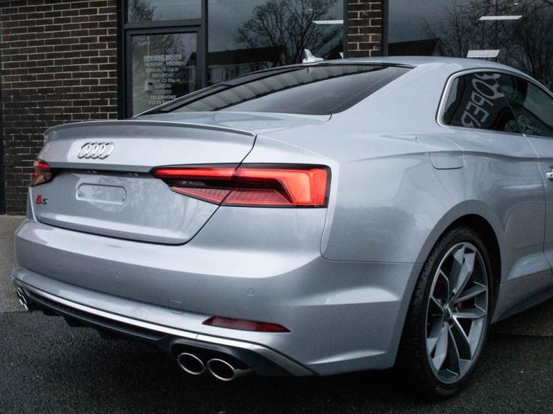 Audi S5   Registered:2017(17)