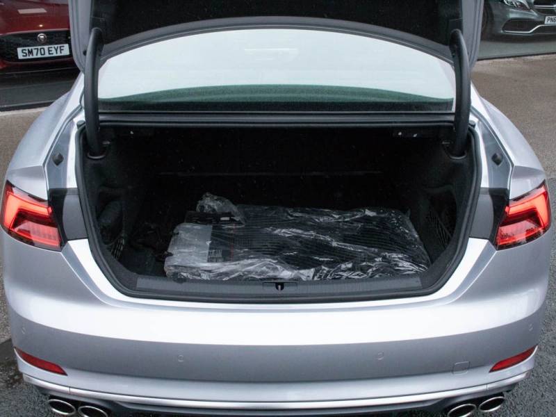 Audi S5   Registered:2017(17)