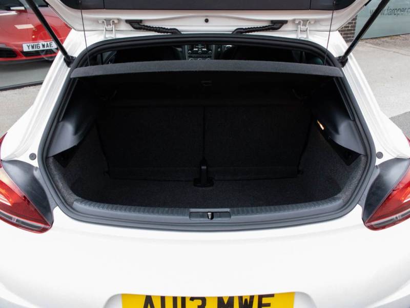 Volkswagen Scirocco   Registered:2013(13)