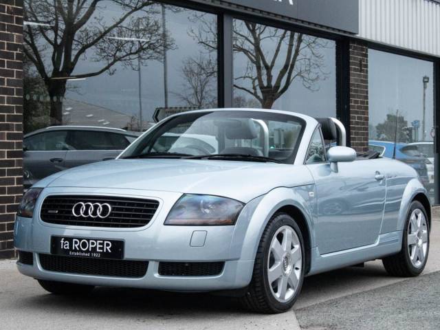 Audi TT Roadster 1.8T quattro Manual 6 Speed 225bhp Convertible Petrol Crystal Blue Metallic