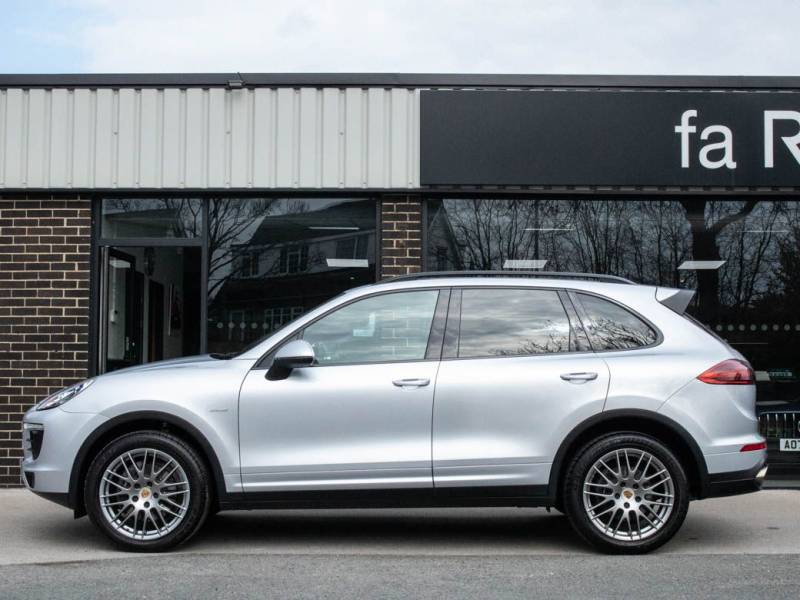 Porsche Cayenne   Registered:2015(65)