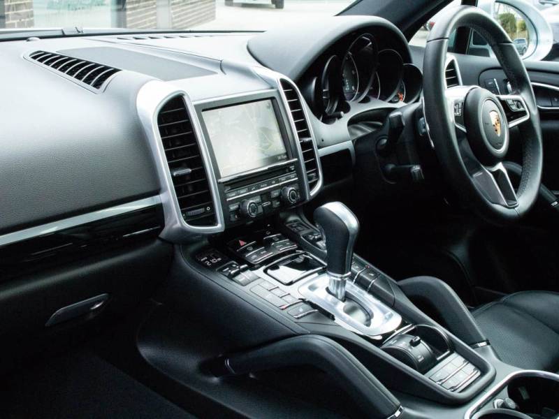 Porsche Cayenne   Registered:2015(65)