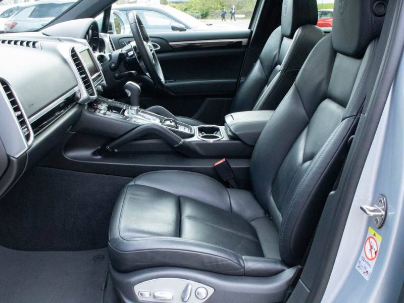 Porsche Cayenne   Registered:2015(65)