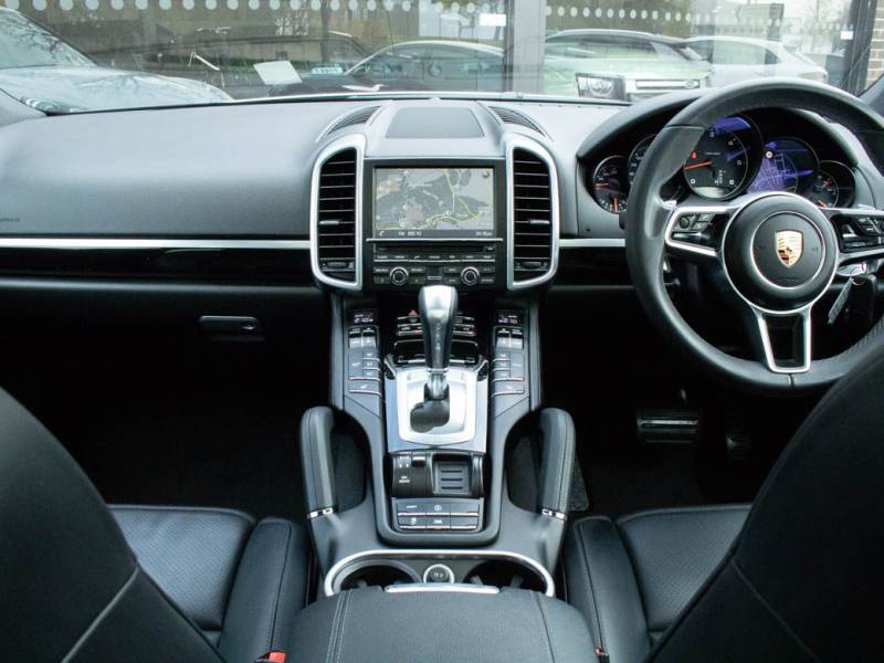 Porsche Cayenne   Registered:2015(65)