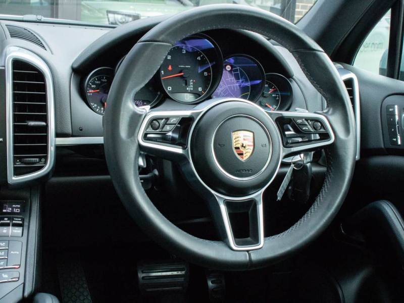 Porsche Cayenne   Registered:2015(65)