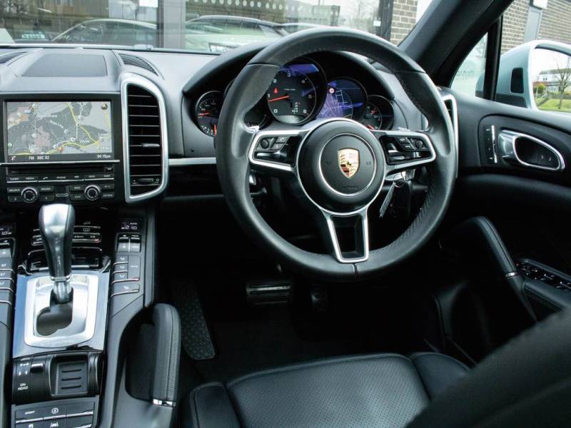 Porsche Cayenne   Registered:2015(65)