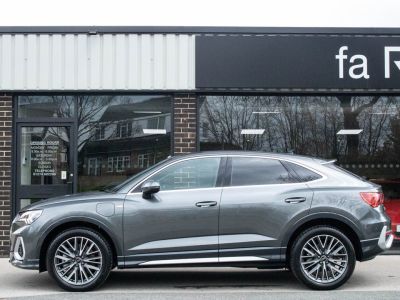 Audi Q3 1.4 45 TFSI e S Line Sportback S tronic 245ps Crossover Petrol / Electric Hybrid Daytona Grey Metallic