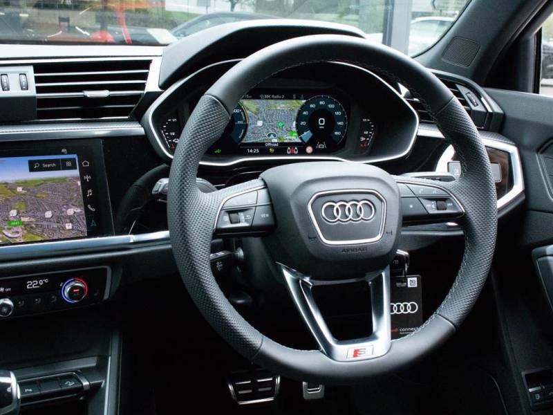 Audi Q3   Registered:2023(23)