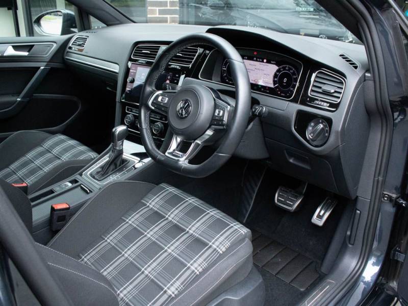 Volkswagen Golf   Registered:2019(19)