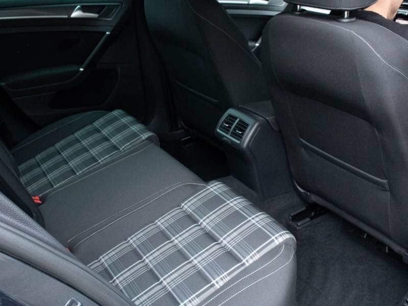 Volkswagen Golf   Registered:2019(19)