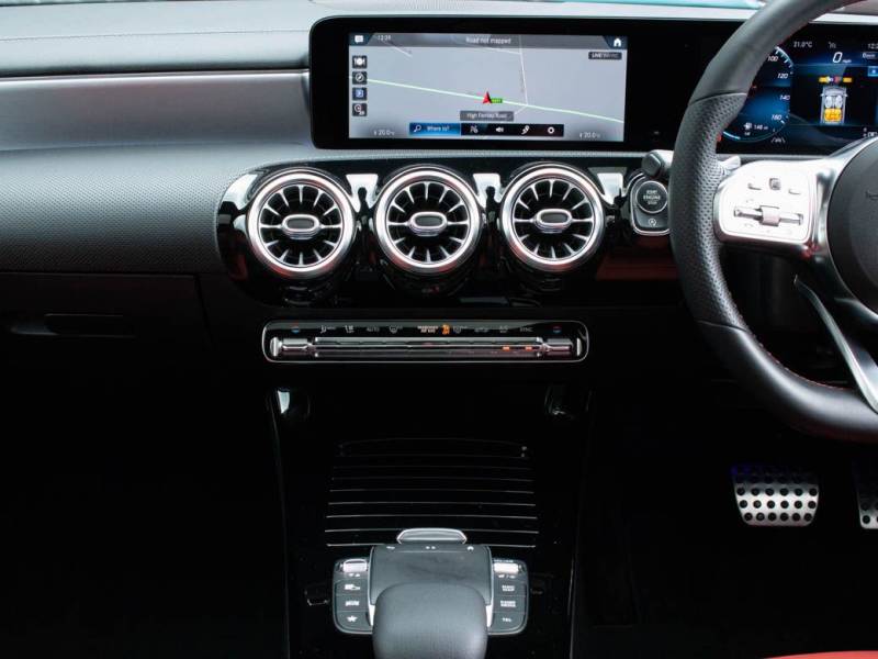 Mercedes Benz CLA   Registered:2021(21)