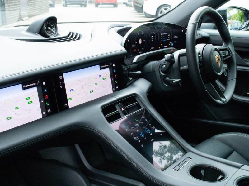 Porsche Taycan   Registered:2020(70)