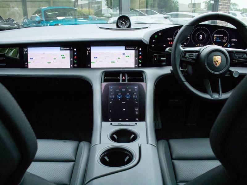 Porsche Taycan   Registered:2020(70)