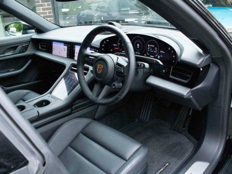 Porsche Taycan   Registered:2020(70)