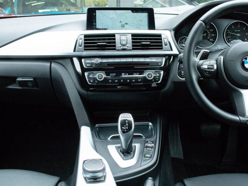 BMW 3 Series   Registered:2017(17)