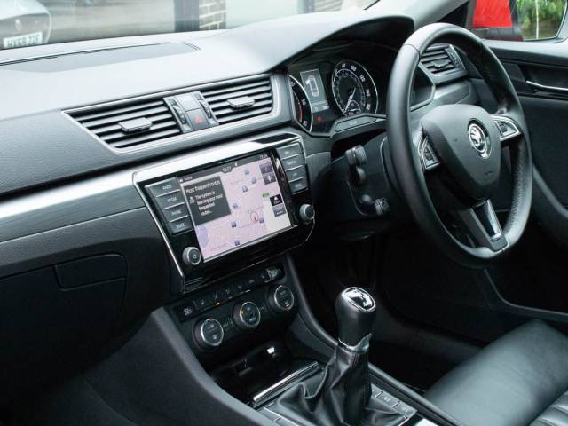 2016 Skoda Superb Estate 2.0 TDI CR SE L Executive 4X4 Manual 6 Speed 150ps