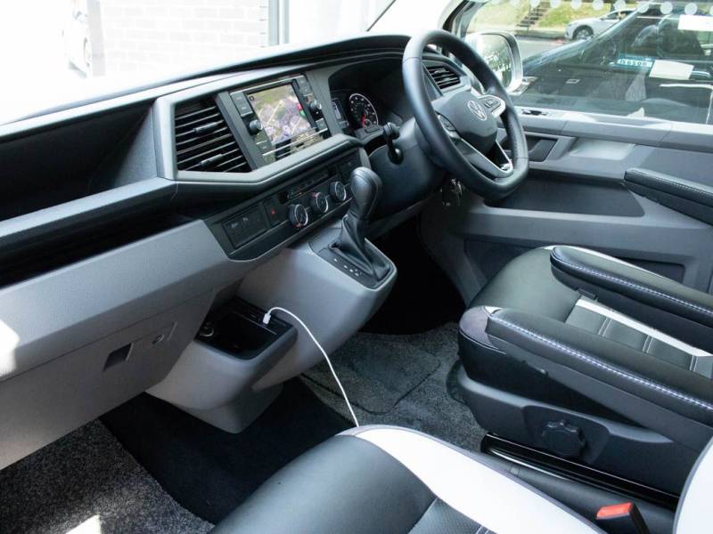 Volkswagen Transporter   Registered:2022(22)