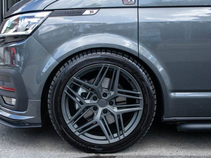 Volkswagen Transporter   Registered:2022(22)