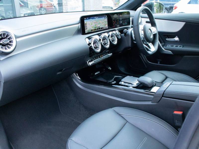 Mercedes Benz CLA   Registered:2022(72)