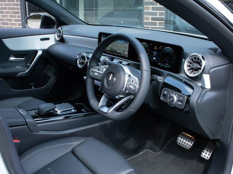 Mercedes Benz CLA   Registered:2022(72)