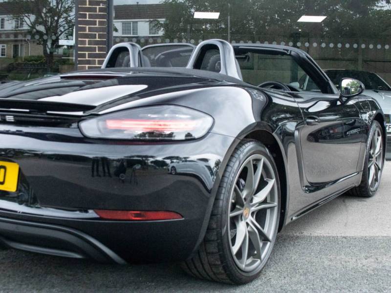 Porsche Boxster   Registered:2018(18)