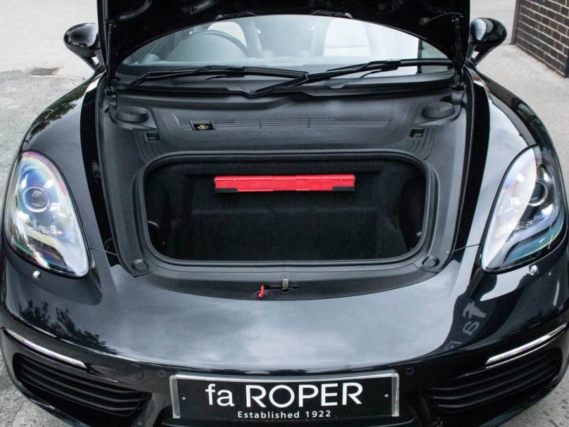 Porsche Boxster   Registered:2018(18)