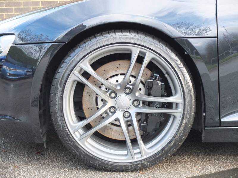 Audi R8   Registered:2007(07)