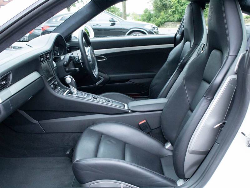 Porsche 911   Registered:2013(63)