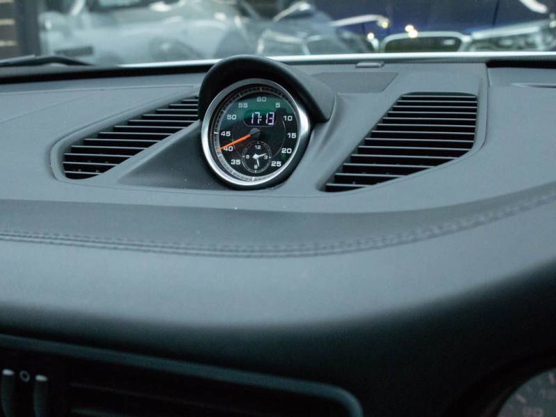 Porsche 911   Registered:2013(63)