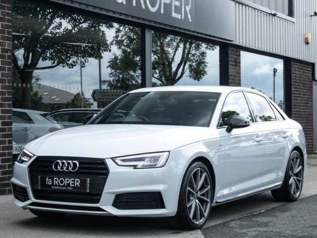 Audi A4 2.0 TFSI 40 Black Edition S tronic 190ps Saloon Petrol Glacier White Metallic