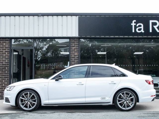 2018 Audi A4 2.0 TFSI 40 Black Edition S tronic 190ps