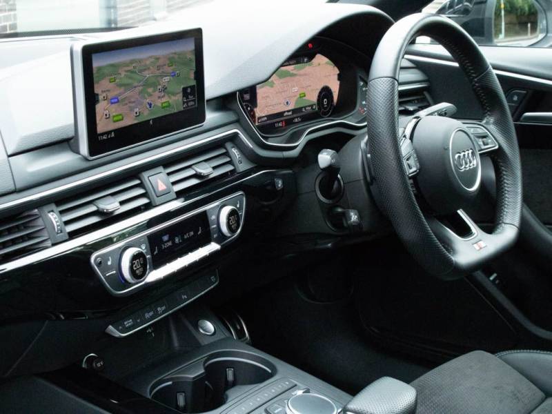 Audi A4   Registered:2018(18)