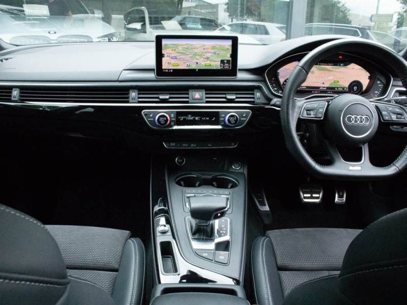 Audi A4   Registered:2018(18)