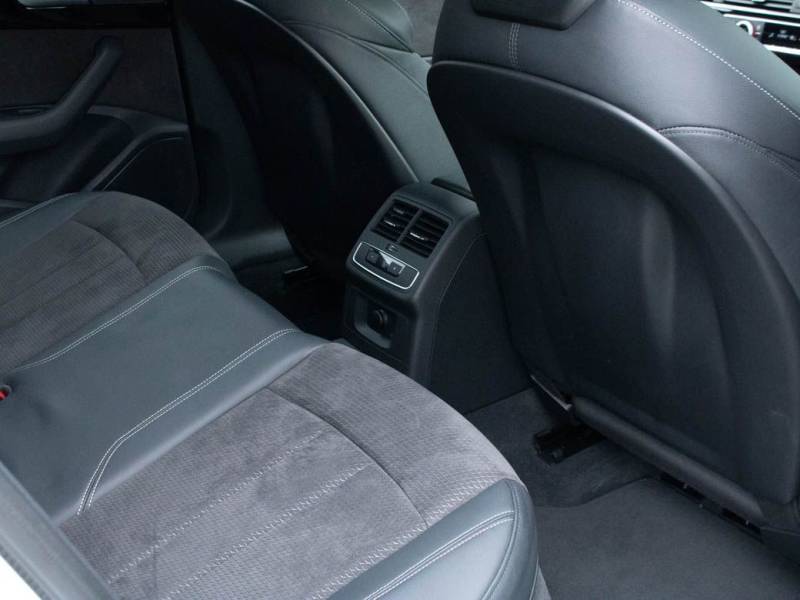 Audi A4   Registered:2018(18)