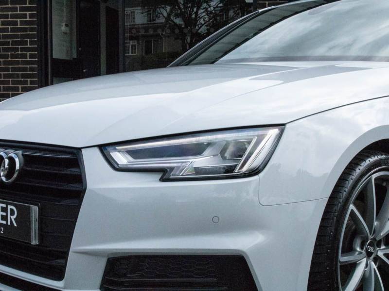 Audi A4   Registered:2018(18)