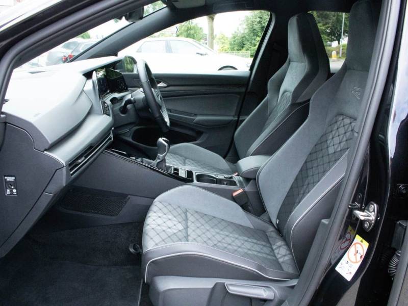 Volkswagen Golf   Registered:2022(72)