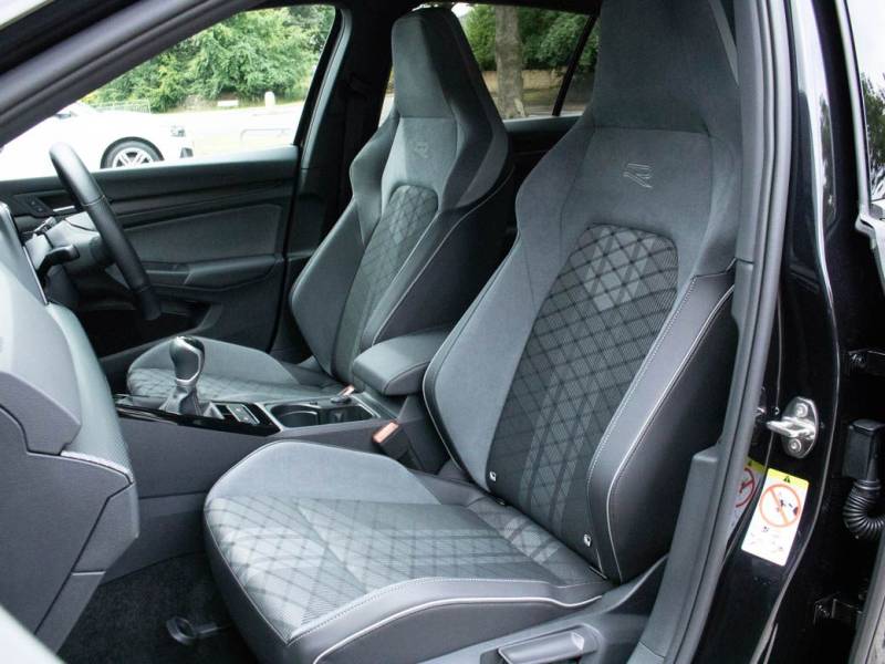 Volkswagen Golf   Registered:2022(72)