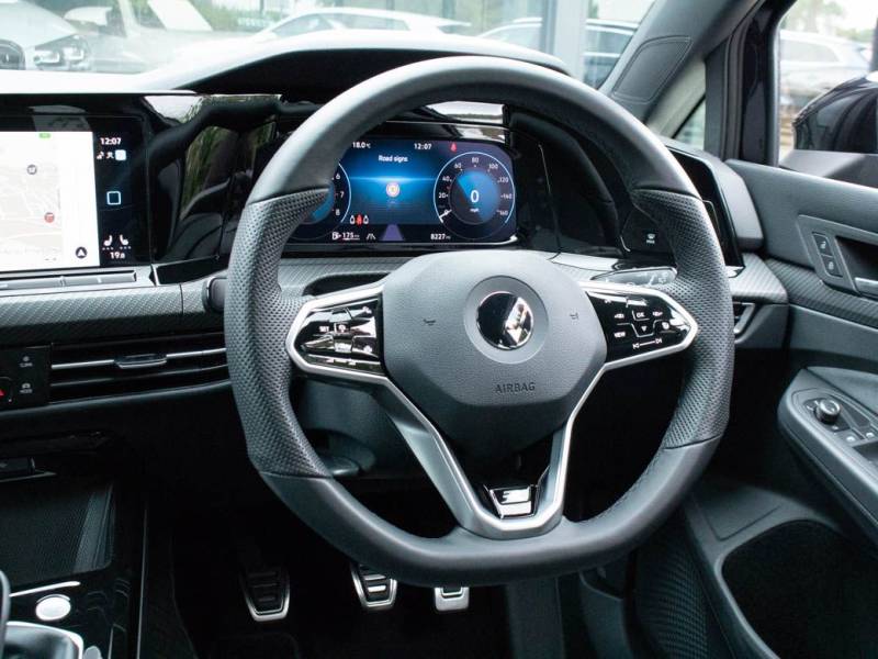 Volkswagen Golf   Registered:2022(72)