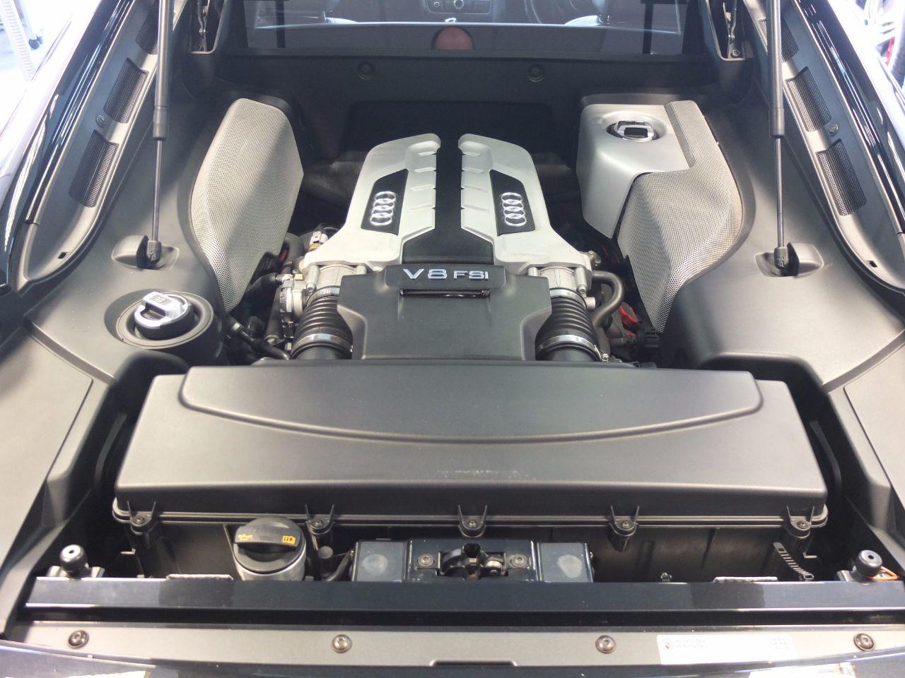 Audi R8 4.2 FSI quattro Coupe Petrol Phantom Black Metallic