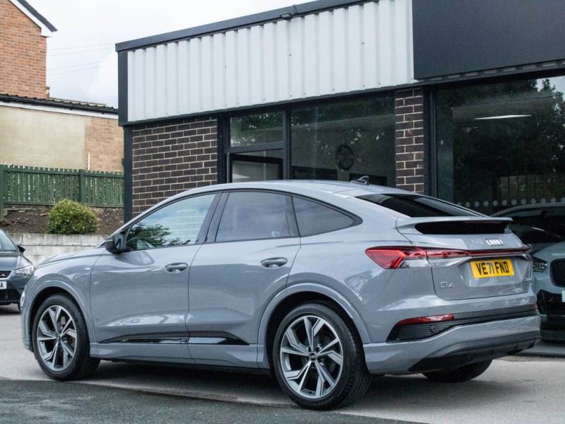 Audi Q4 E Tron   Registered:2022(71)