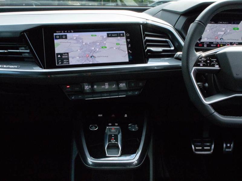 Audi Q4 E Tron   Registered:2022(71)